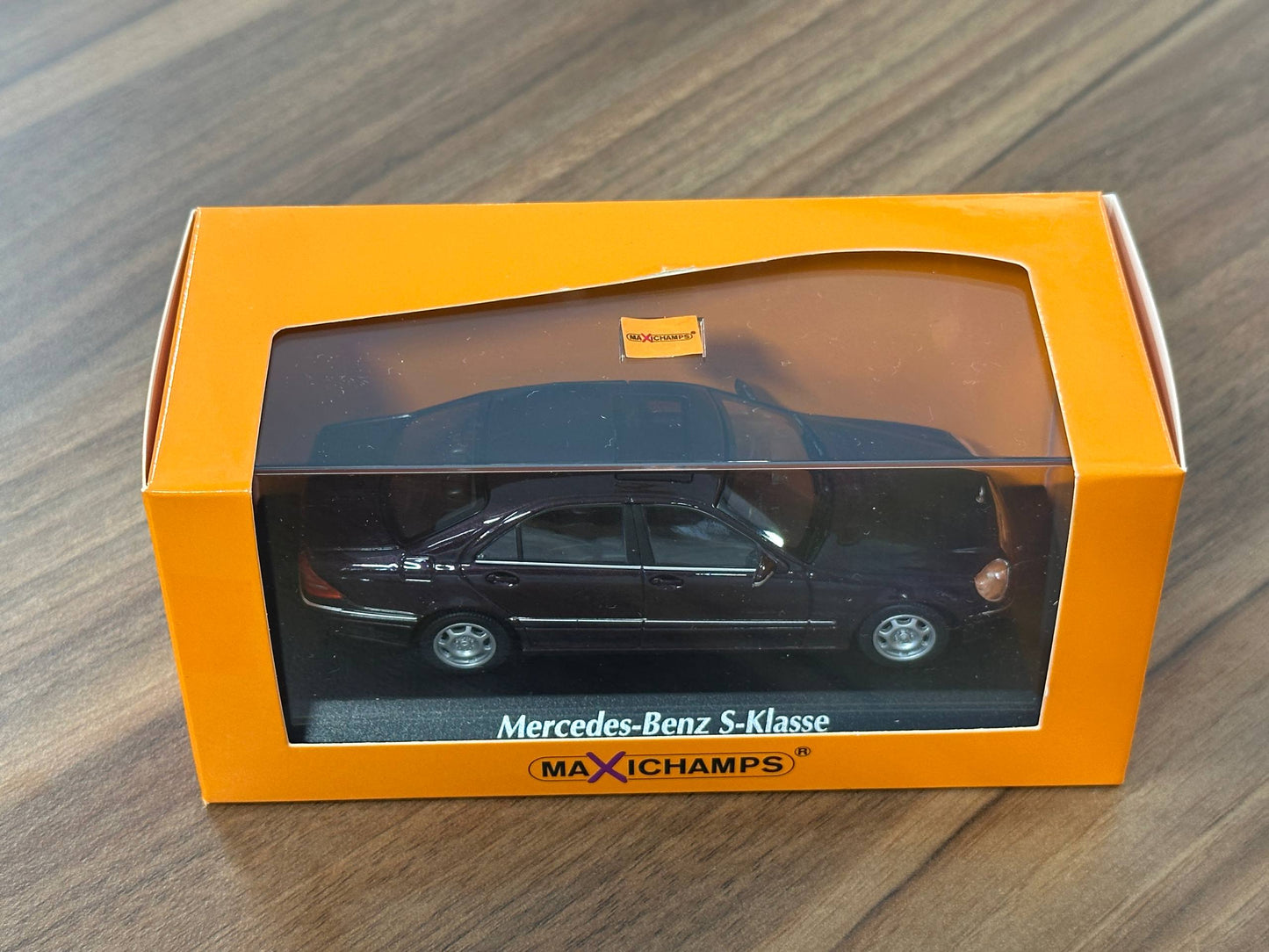 1/43 Diecast Maxichamps Mercedes Benz S-Class (W220) 1998 in Red Metallic