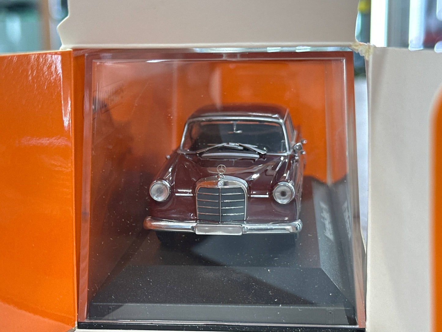 1/43 Diecast Maxichamps Mercedes Benz 190 1961 in Dark Red