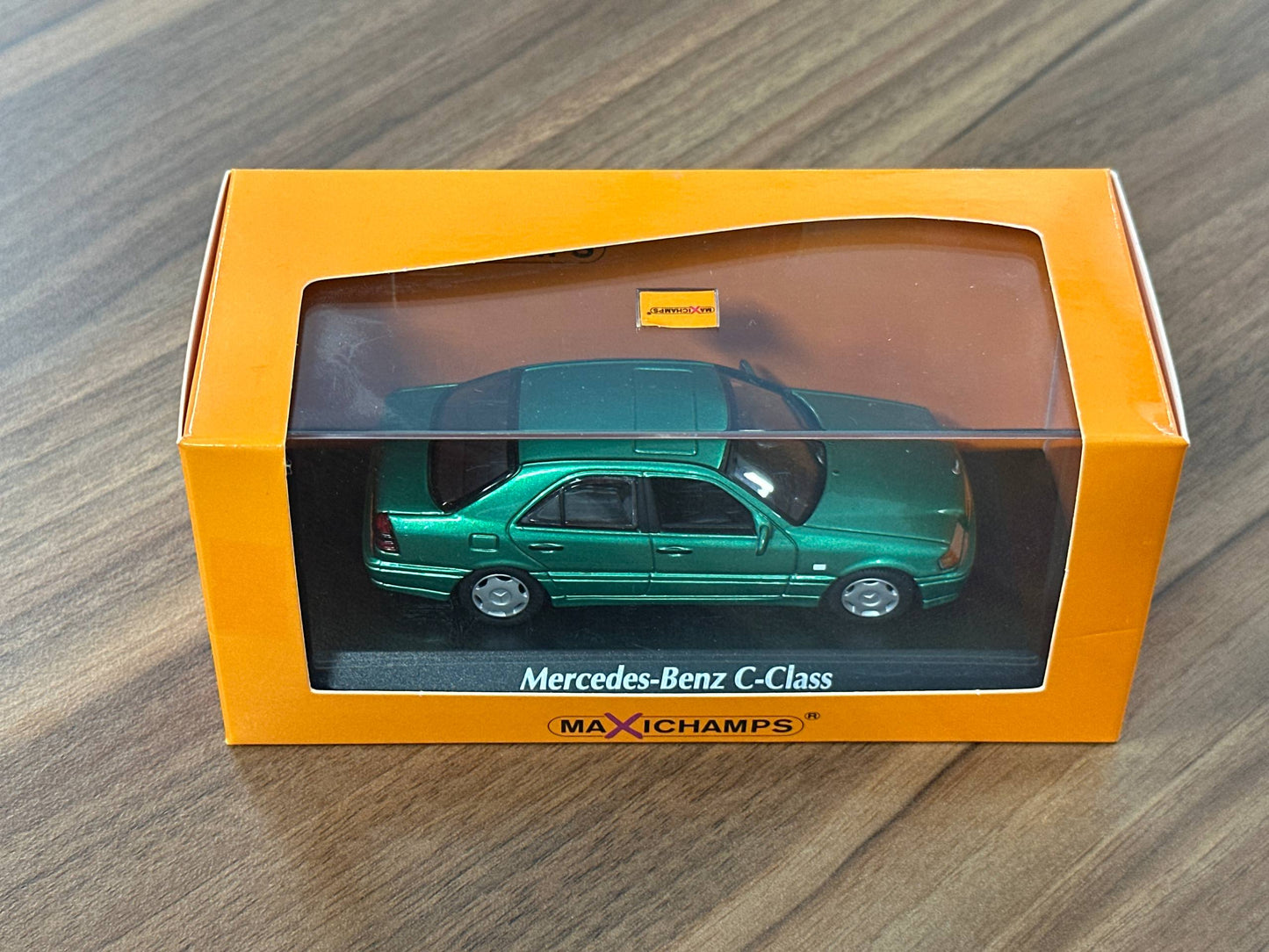 1/43 Diecast Maxichamps Mercedes Benz C-Class 1997 in Green Metallic