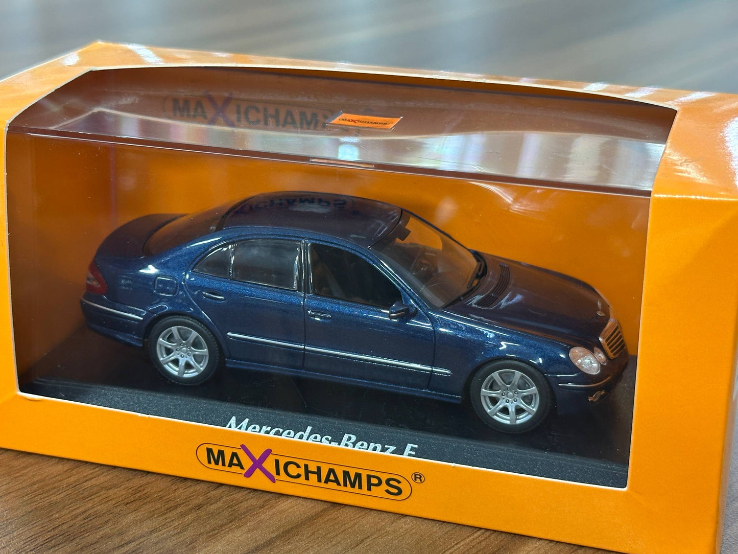 1/43 Diecast Maxichamps Mercedes Benz E-Class 2006 in Blue Metallic