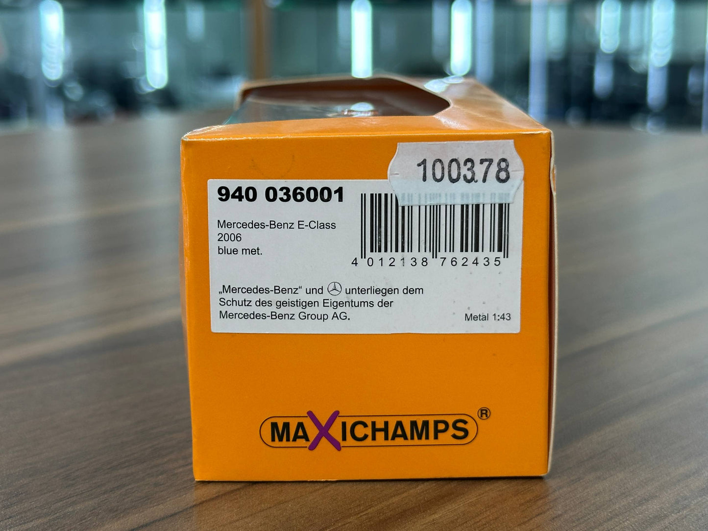 1/43 Diecast Maxichamps Mercedes Benz E-Class 2006 in Blue Metallic