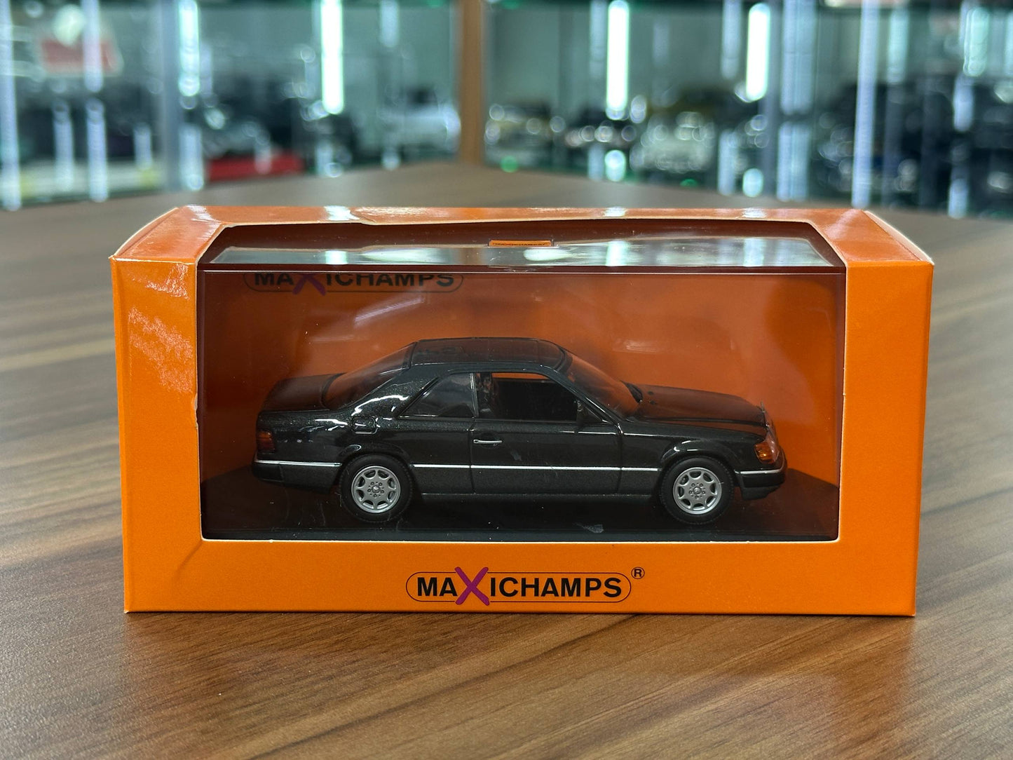 1/43 Diecast Maxichamps Mercedes Benz 300 CE-24 1991 in Black Metallic