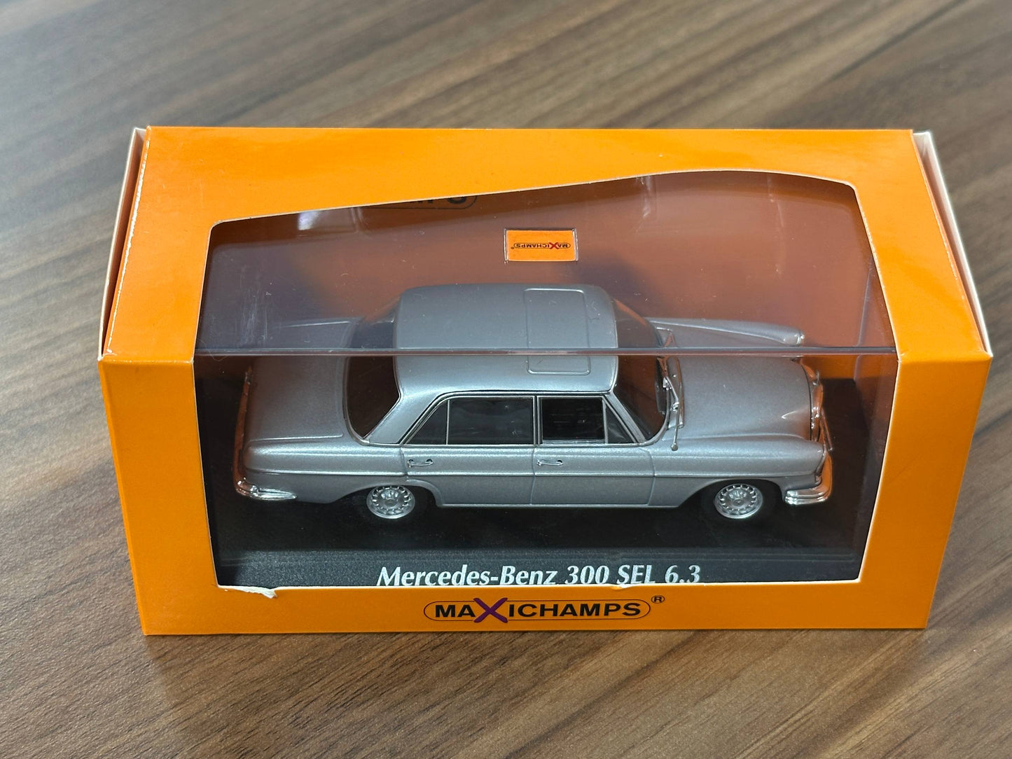 1/43 Diecast Maxichamps Mercedes Benz 300 SEL 6.3 (W109) 1968  Silver