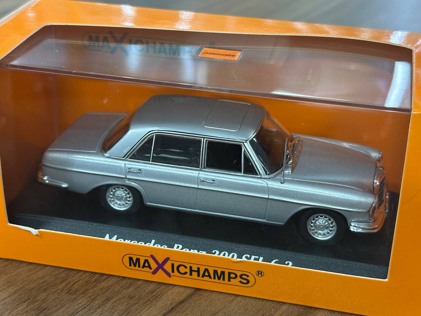 1/43 Diecast Maxichamps Mercedes Benz 300 SEL 6.3 (W109) 1968  Silver