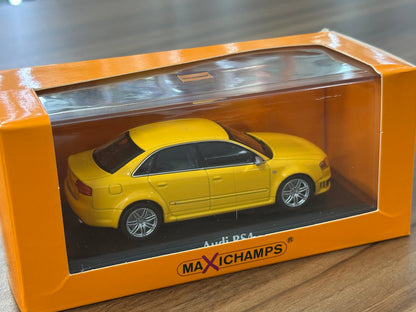 1/43 Diecast Maxichamps Audi RS4 2004 in Yellow
