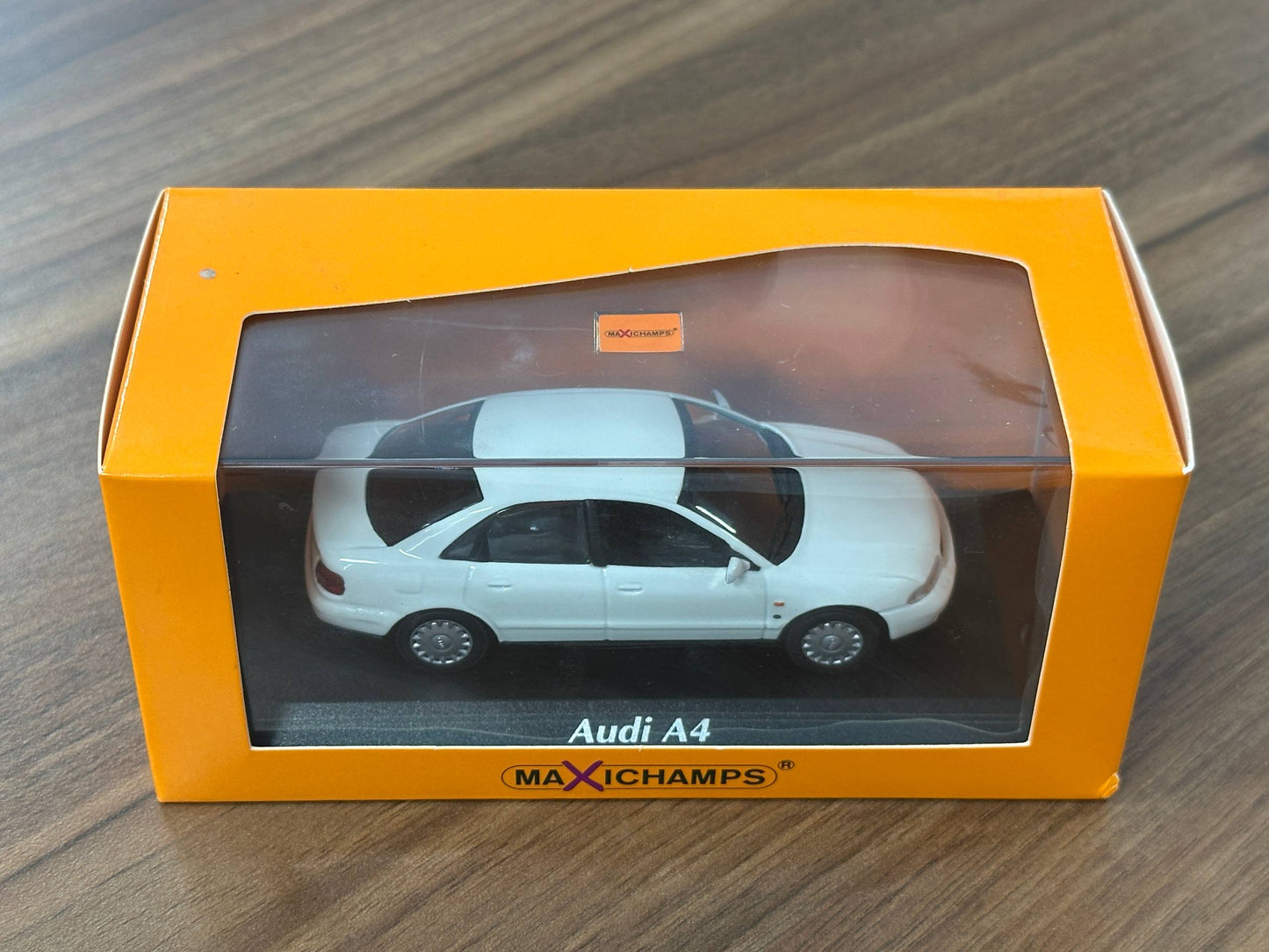1/43 Diecast Maxichamps Audi A4 1995 in White