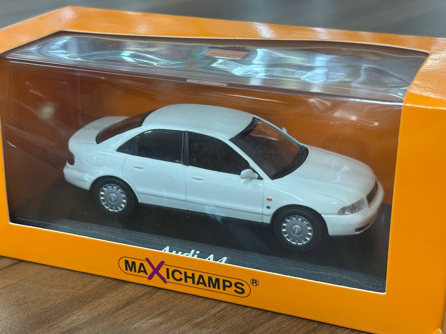 1/43 Diecast Maxichamps Audi A4 1995 in White