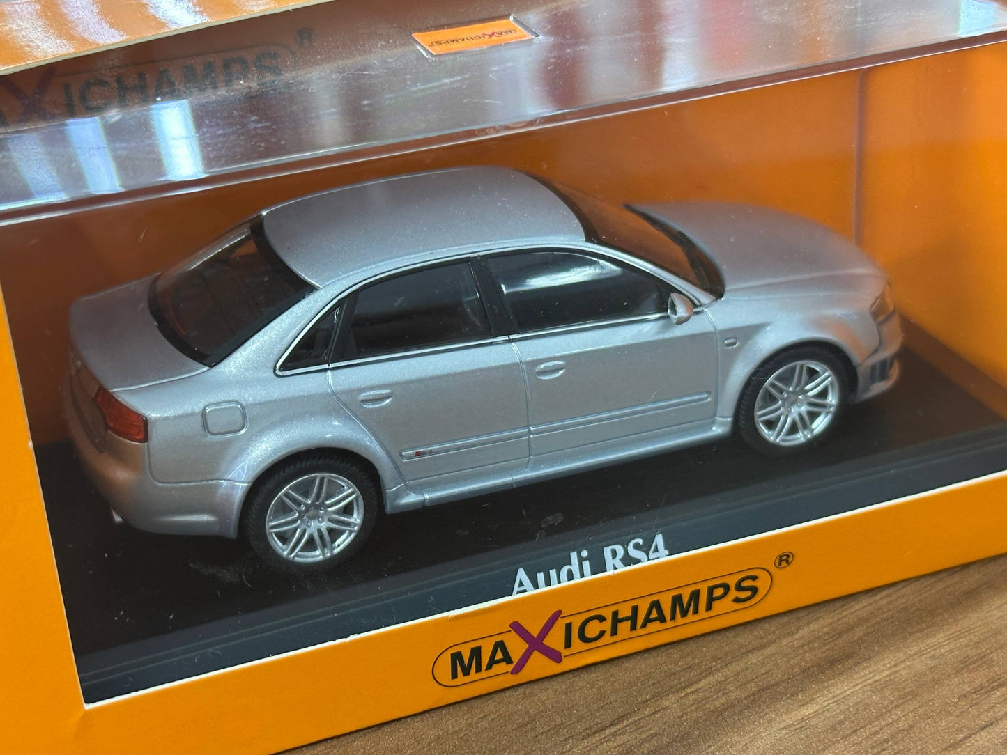 1/43 Diecast Maxichamps Audi RS4 2004 in Silver Metallic