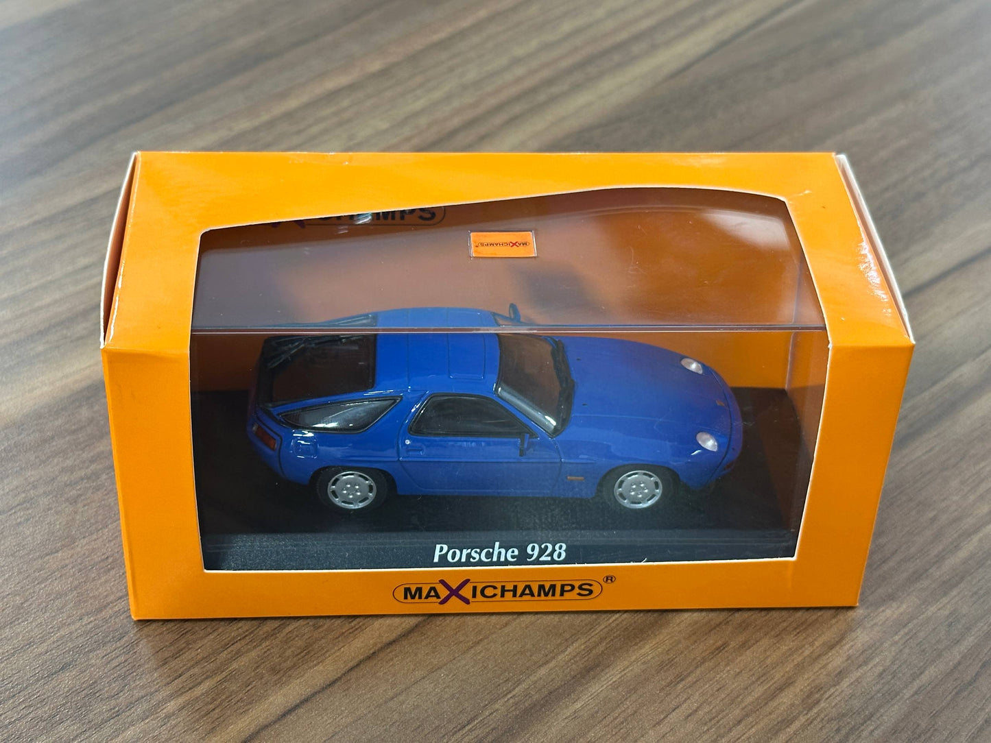 1/43 Diecast Maxichamps  Porsche 928 1979 in Blue