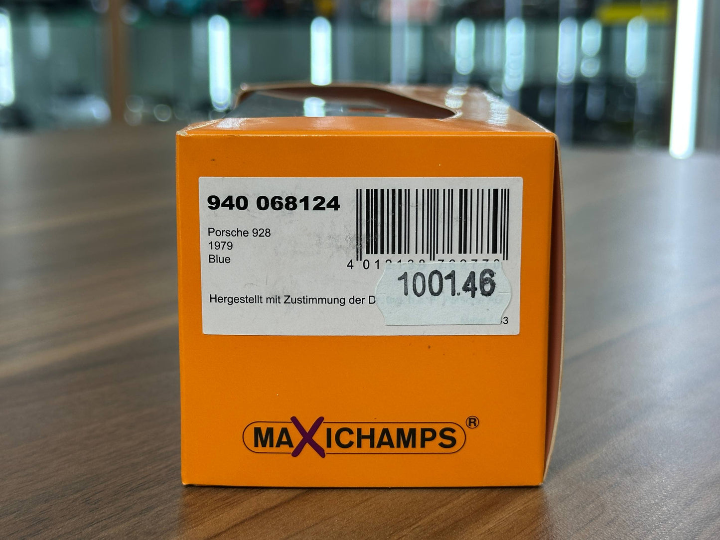 1/43 Diecast Maxichamps  Porsche 928 1979 in Blue