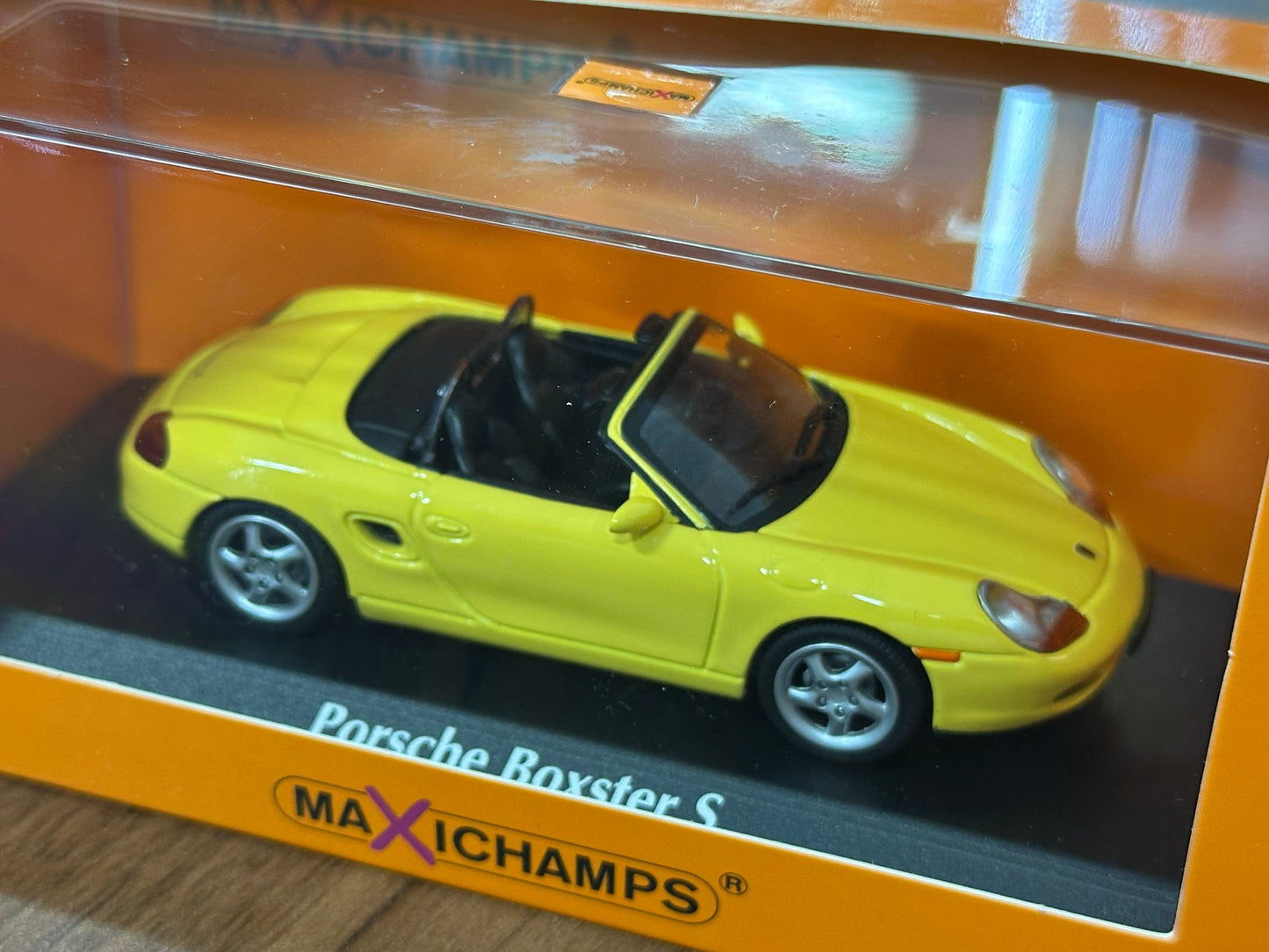 1/43 Diecast Maxichamps Porsche Boxster S 1999 in Yellow