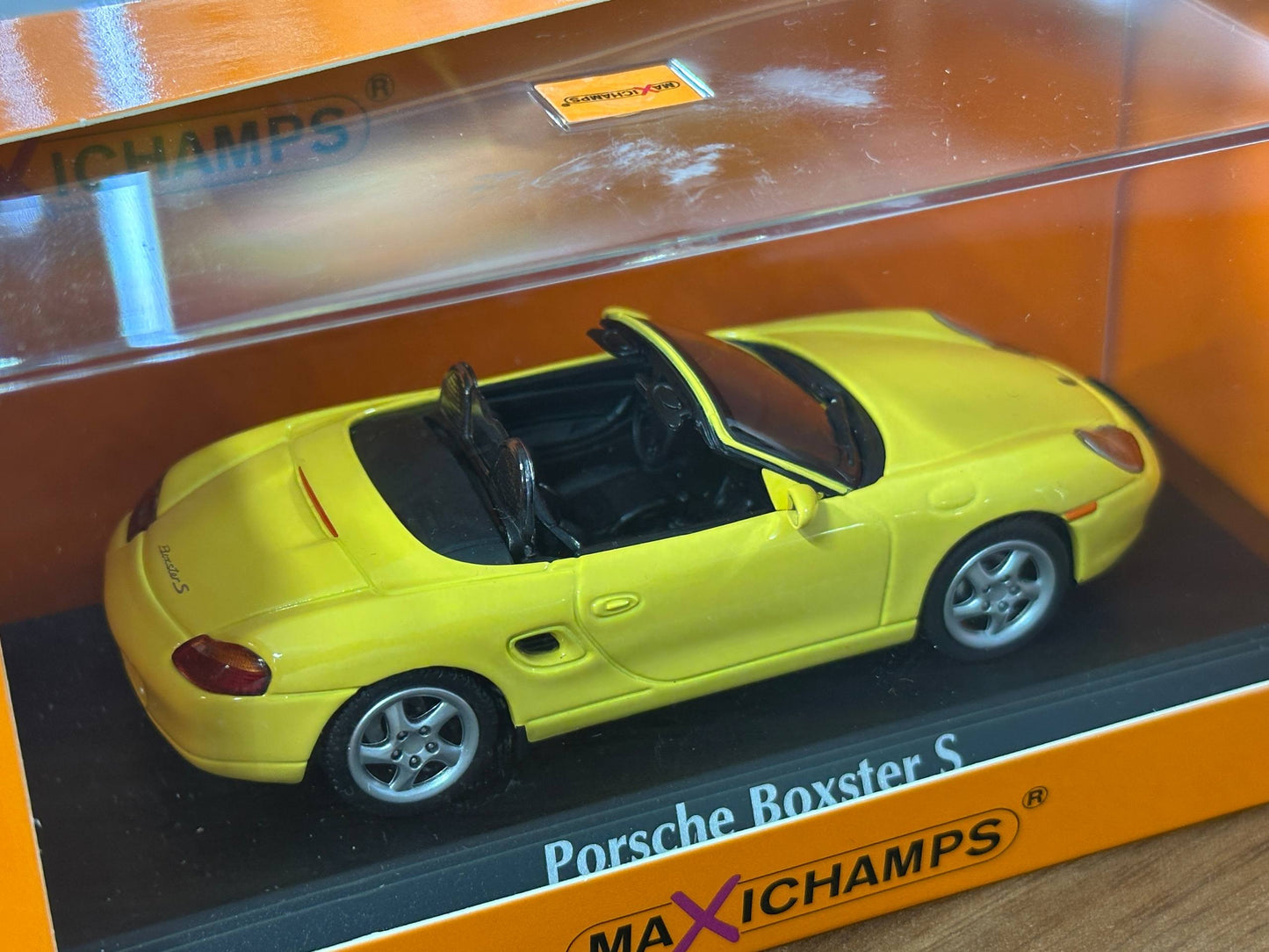 1/43 Diecast Maxichamps Porsche Boxster S 1999 in Yellow