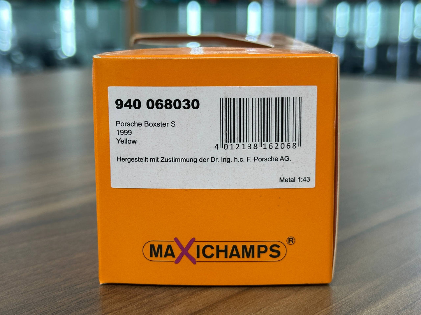 1/43 Diecast Maxichamps Porsche Boxster S 1999 in Yellow