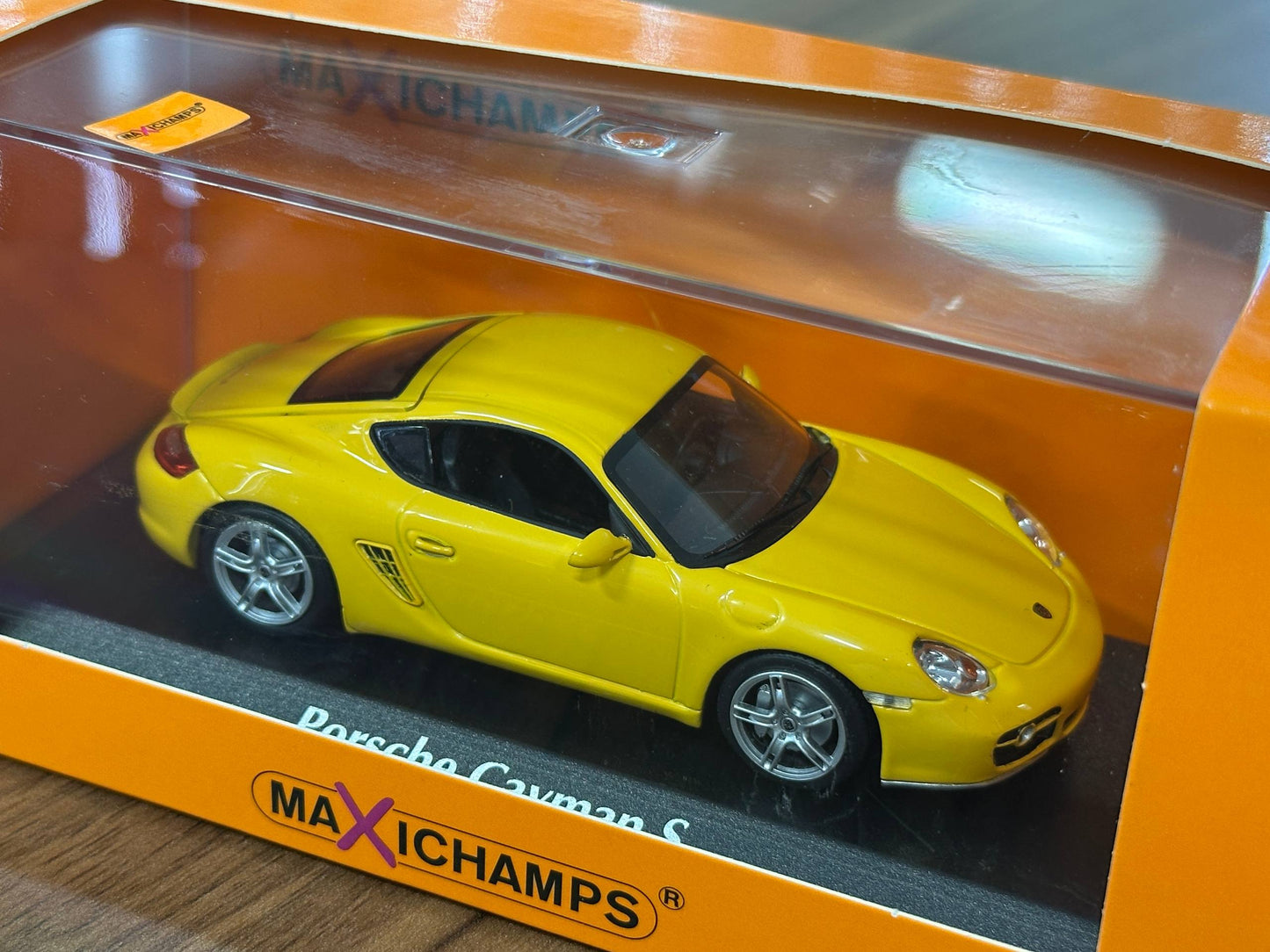 1/43 Diecast Maxichamps Porsche Cayman S 2005 in Yellow