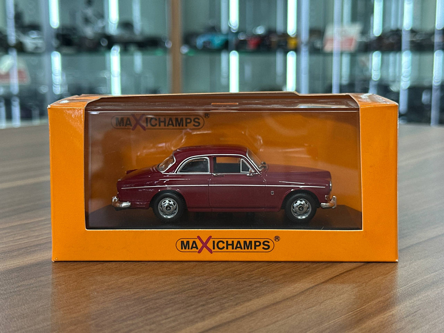 1/43 Diecast Maxichamps Volvo 121 Amazon 1966 in Dark Red