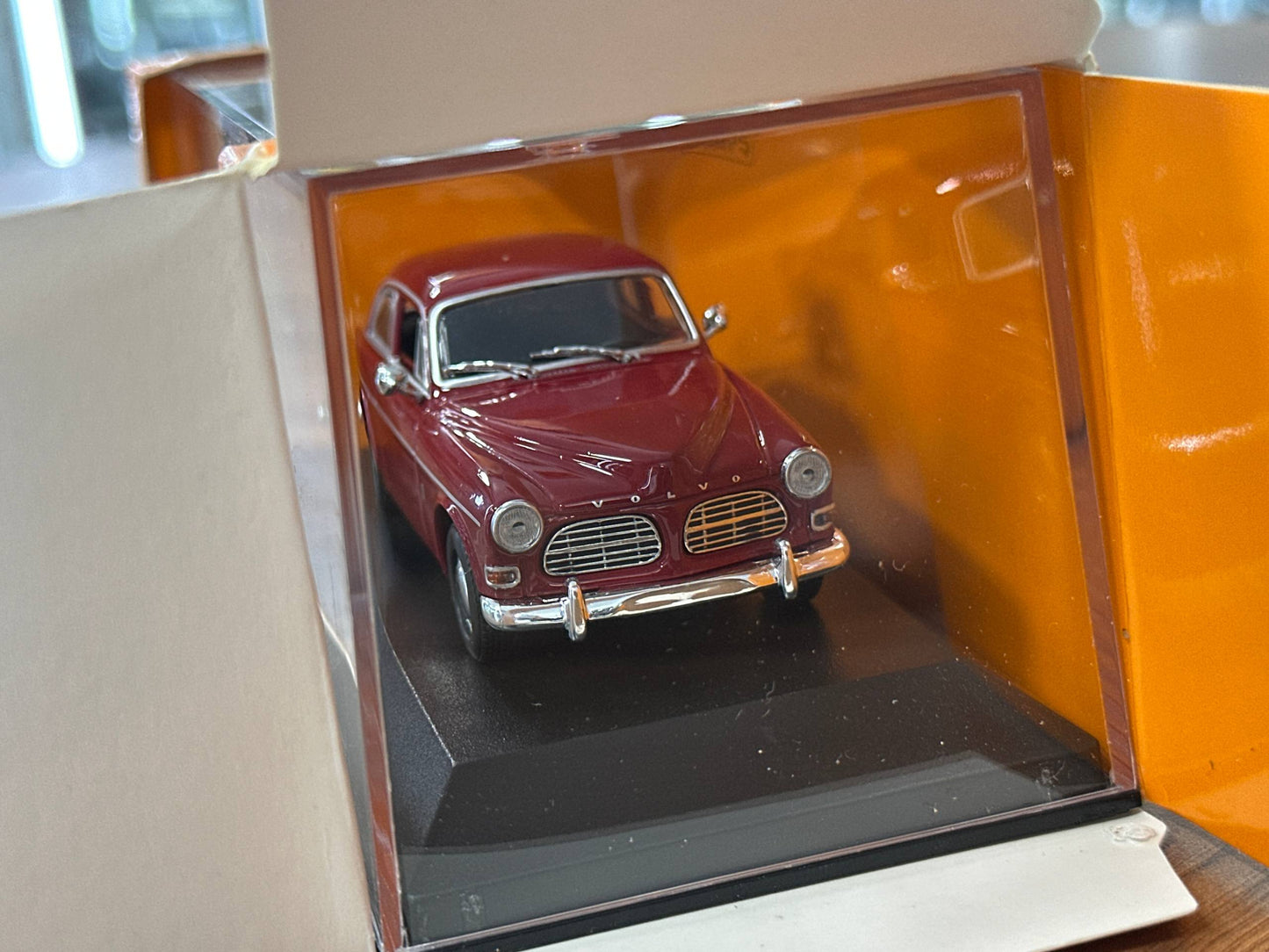 1/43 Diecast Maxichamps Volvo 121 Amazon 1966 in Dark Red