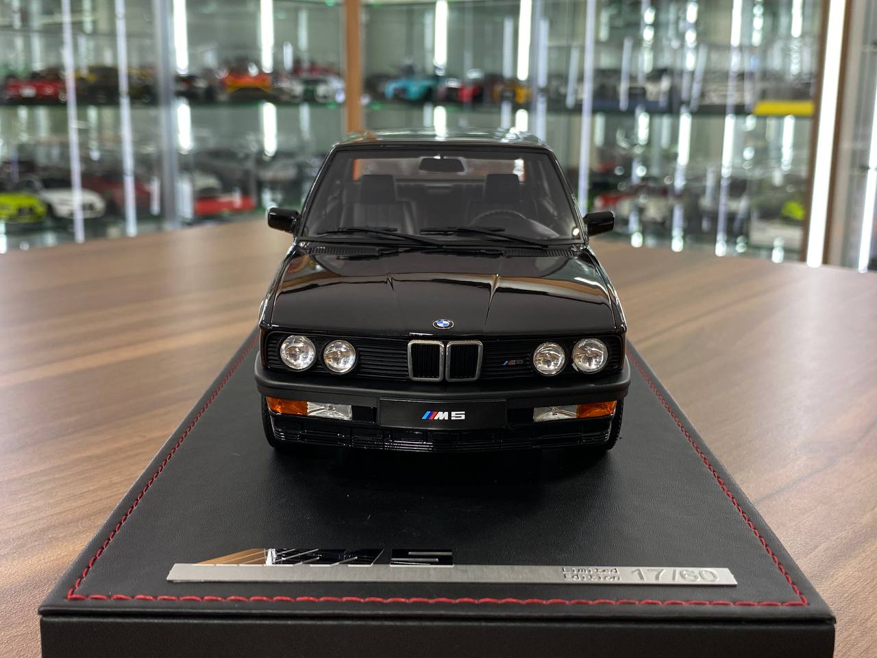 1/18 Resin Auto Barn BMW M5 E28 1986 Black Limited - 60 pcs