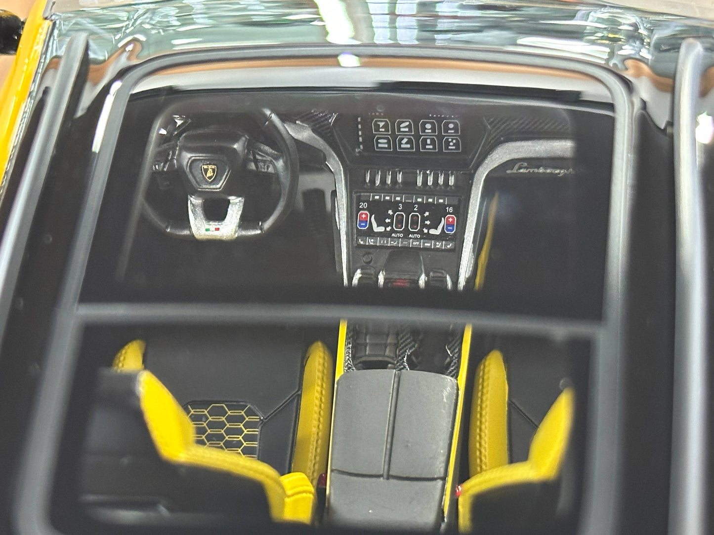 1/18 Resin Lamborghini URUS – MR Collection Model (Special Made, Yellow Gold)