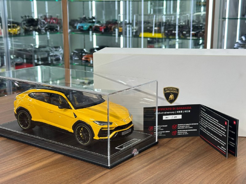 1/18 Resin Lamborghini URUS – MR Collection Model (Special Made, Yellow Gold)