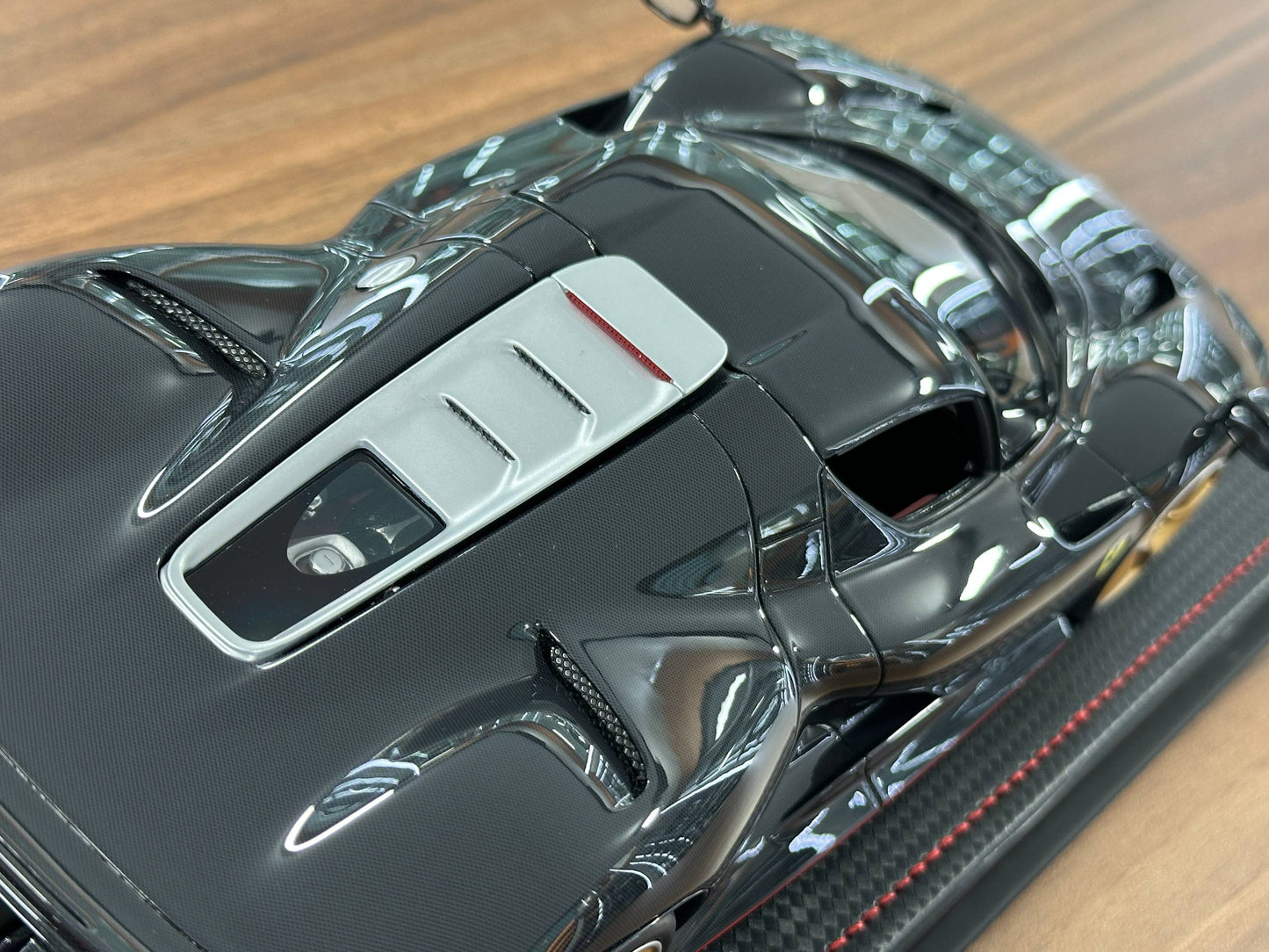 1/18 Resin Model Ferrari Daytona SP3 – MR Collection Full Carbon Fiber Limited 99 pcs