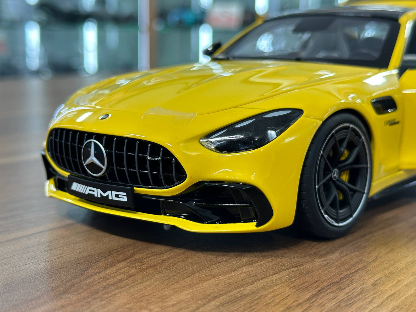 Norev Dealer Edition Mercedes-Benz AMG GT 43 Coupé (C192) 2024 – Sunny Yellow – 1:18 Diecast Model (Full Opening)