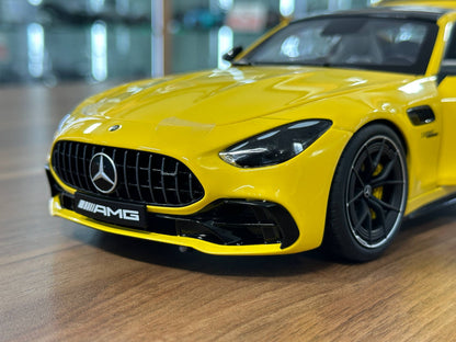 Norev Dealer Edition Mercedes-Benz AMG GT 43 Coupé (C192) 2024 – Sunny Yellow – 1:18 Diecast Model (Full Opening)