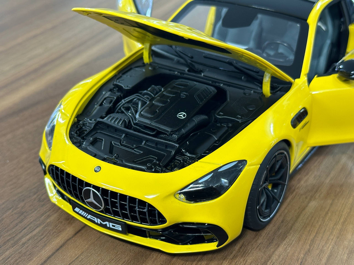 Norev Dealer Edition Mercedes-Benz AMG GT 43 Coupé (C192) 2024 – Sunny Yellow – 1:18 Diecast Model (Full Opening)