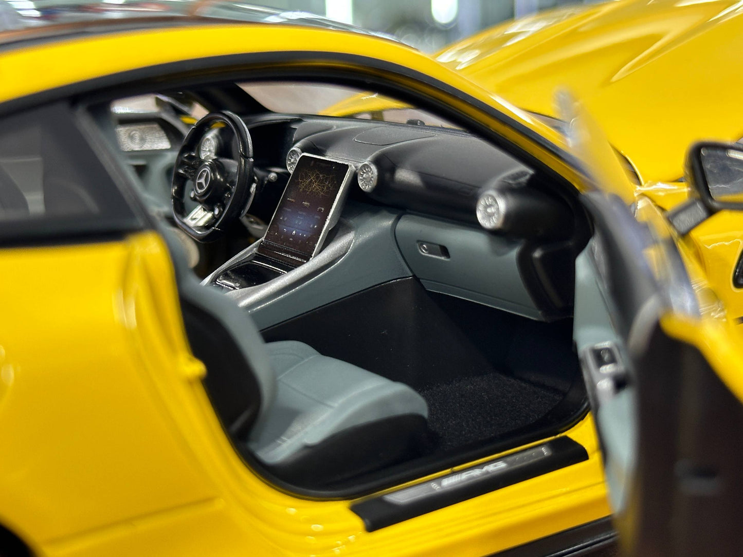 Norev Dealer Edition Mercedes-Benz AMG GT 43 Coupé (C192) 2024 – Sunny Yellow – 1:18 Diecast Model (Full Opening)
