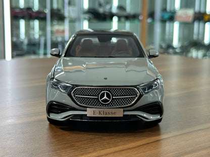 1/18 Diecast Mercedes-Benz E-Class E450 W214 2024 – Alpine Grey Solid – iScale Dealer Edition