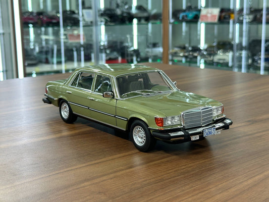 1:18 Diecast Norev Dealer Edition Mercedes-Benz 450 SEL (W126) US TV-Version 1979 – Green (Full Opening)