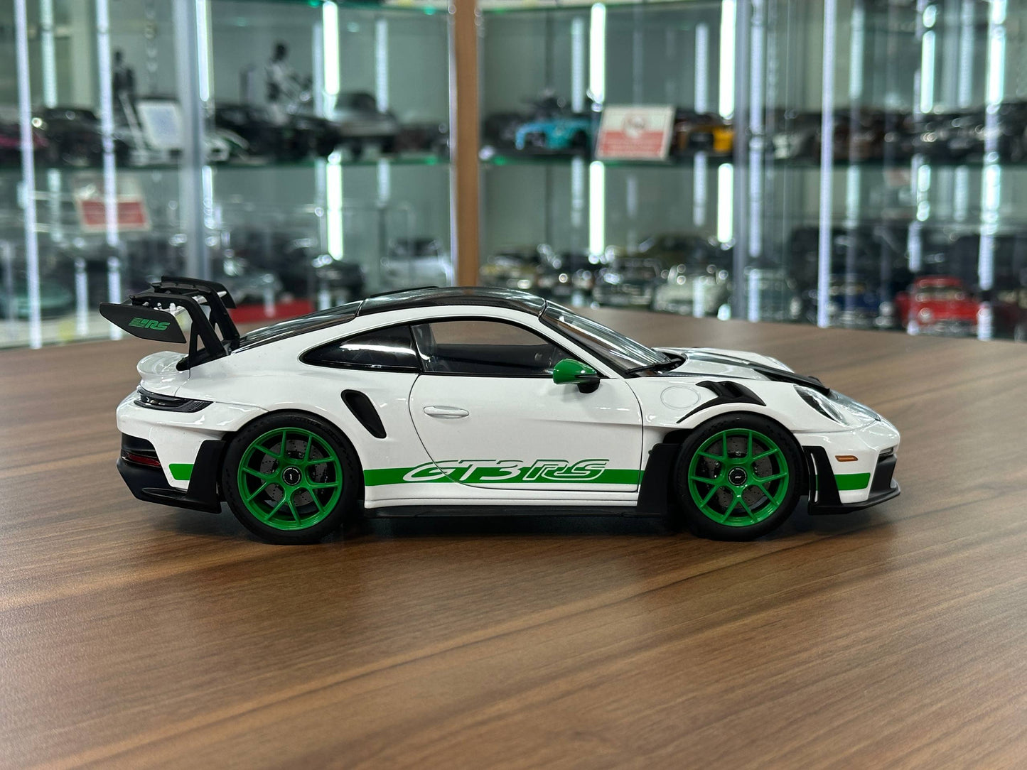 1:18 Diecast Model Norev Dealer Edition Porsche 911 GT3 RS Weissach Pack – Tribute to Carrera RS – White/Green – (Full Opening)