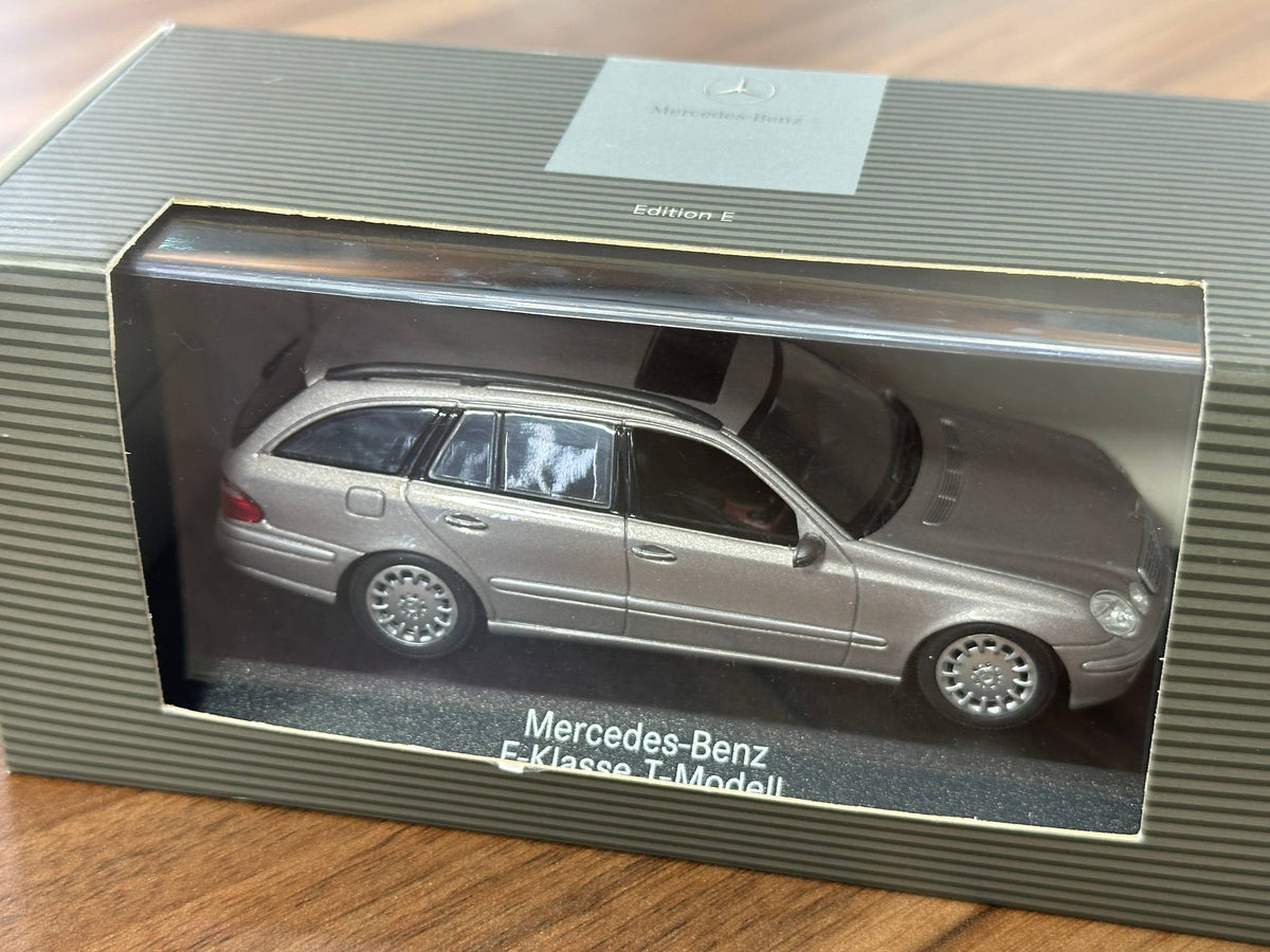 1/43 Diecast Model Dealer Edition Mercedes Benz E Class T-Model -  Cubanite Silver metallic