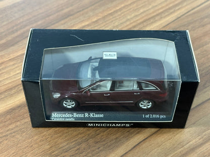 Dealer Edition BMW X4 – Black Sapphire Metallic – 1:43 Diecast Model