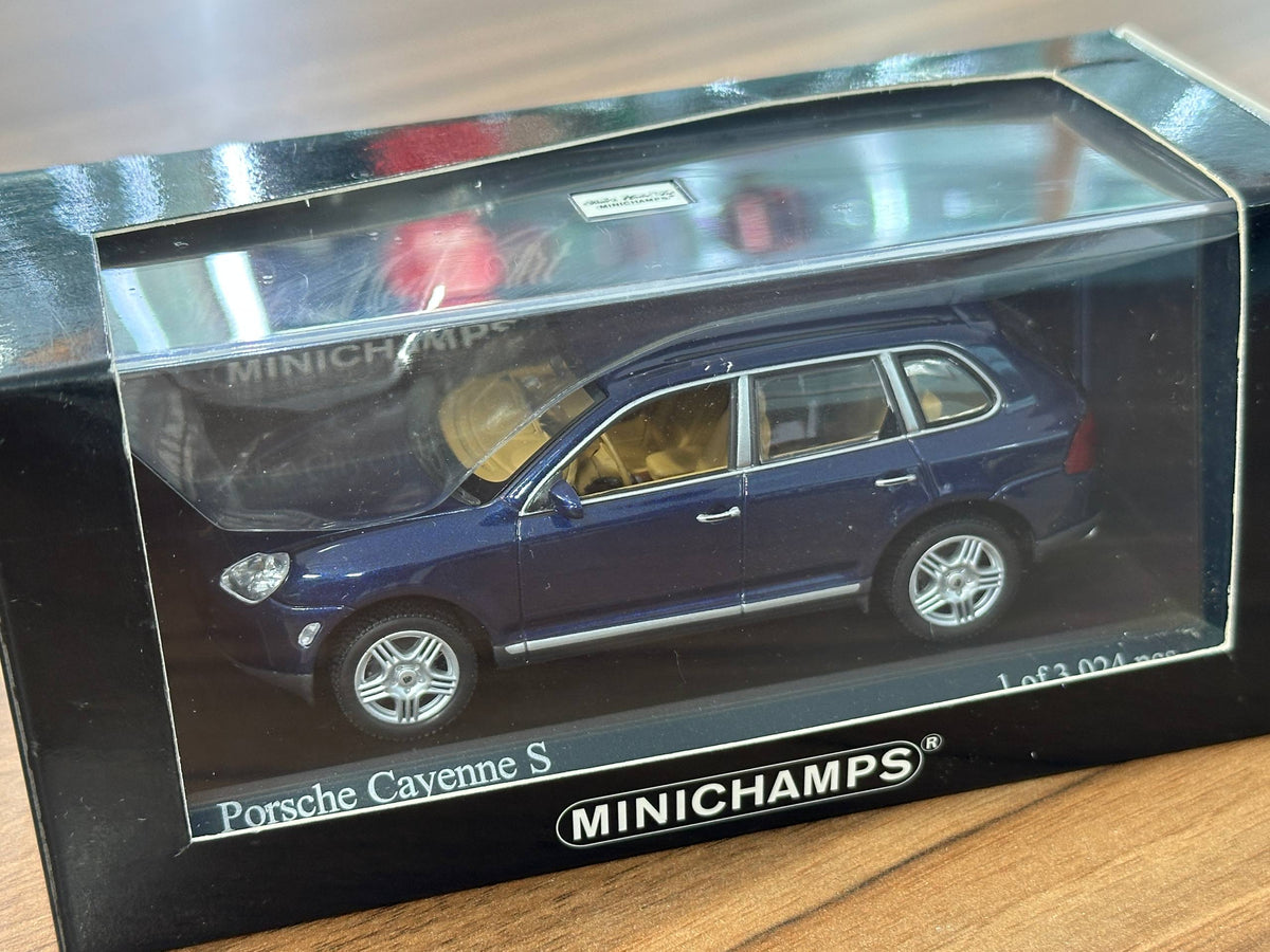 Minichamps Porsche Cayenne S 2002 Blue Metallic - 1/43 Diecast Model