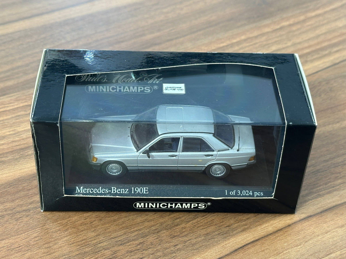 Minichamps Mercedes-Benz 190E 1984 silver - 1/43 Diecast Model