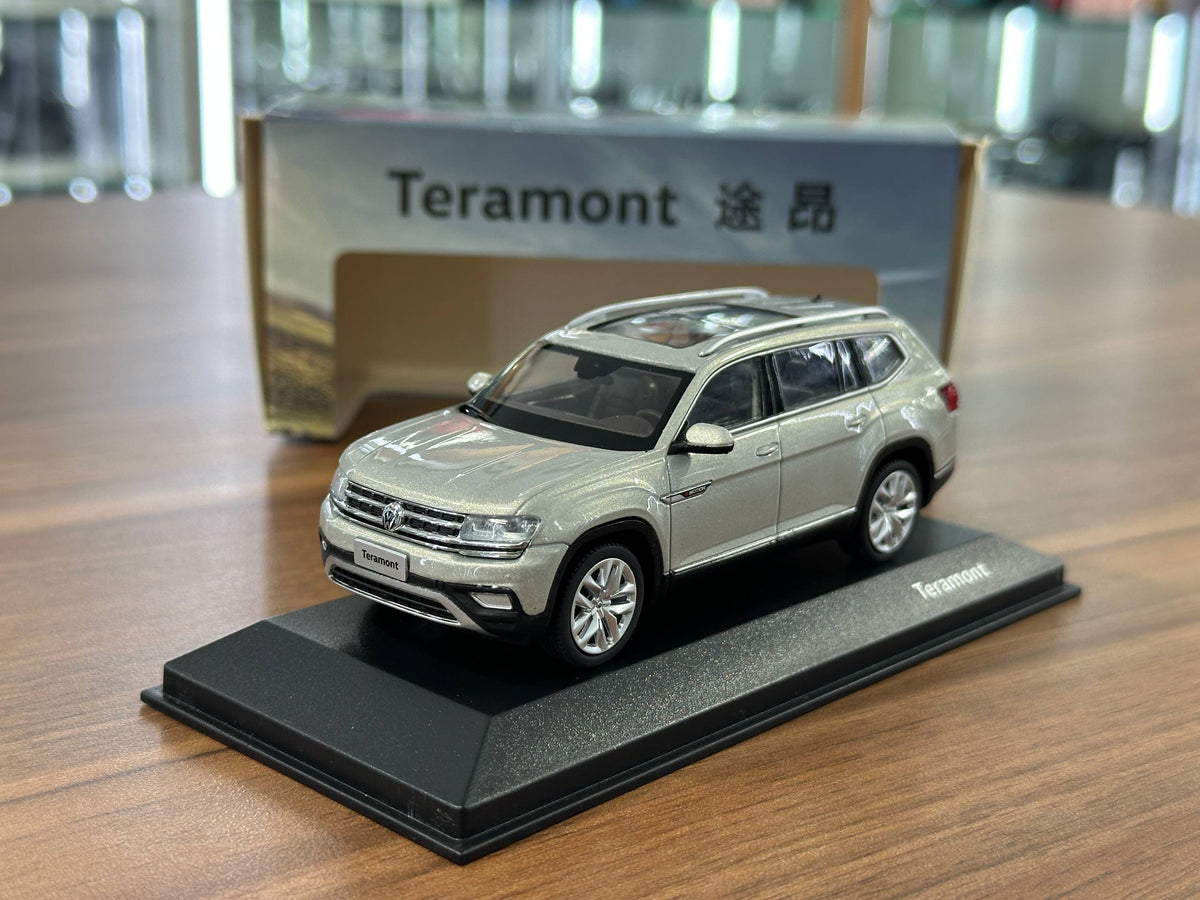 1/43 Diecast Model Dealer Edition Volkswagen Teramont in Silver