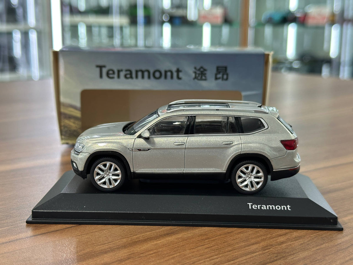 1/43 Diecast Model Dealer Edition Volkswagen Teramont in Silver