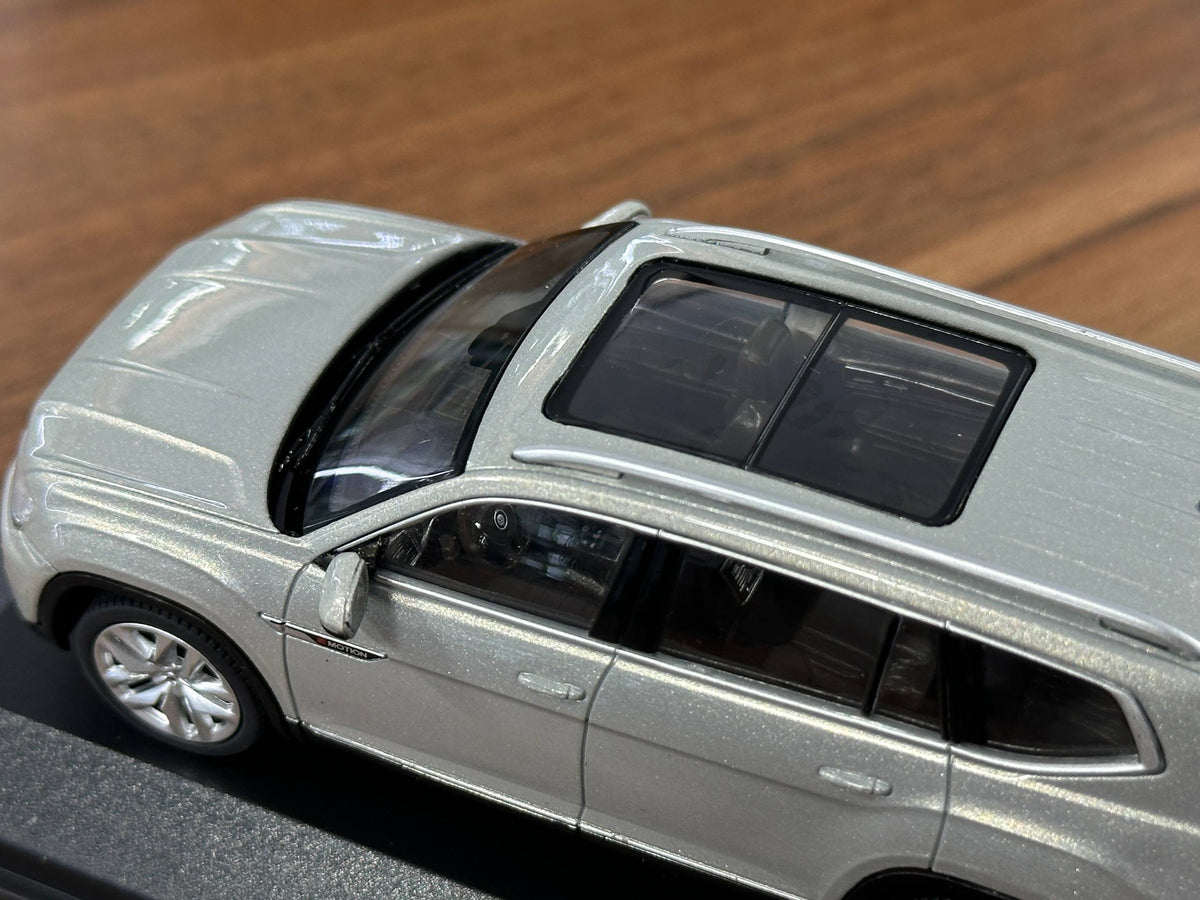 1/43 Diecast Model Dealer Edition Volkswagen Teramont in Silver