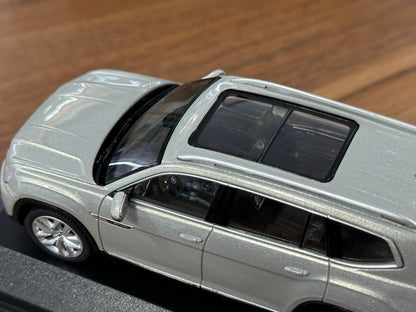 1/43 Diecast Model Dealer Edition Volkswagen Teramont in Silver