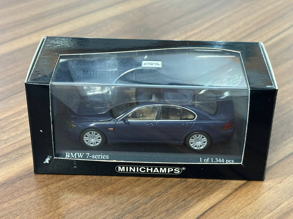 1/43 Diecast Model Minichamps BMW 7 Series 2001 in Blue Metallic