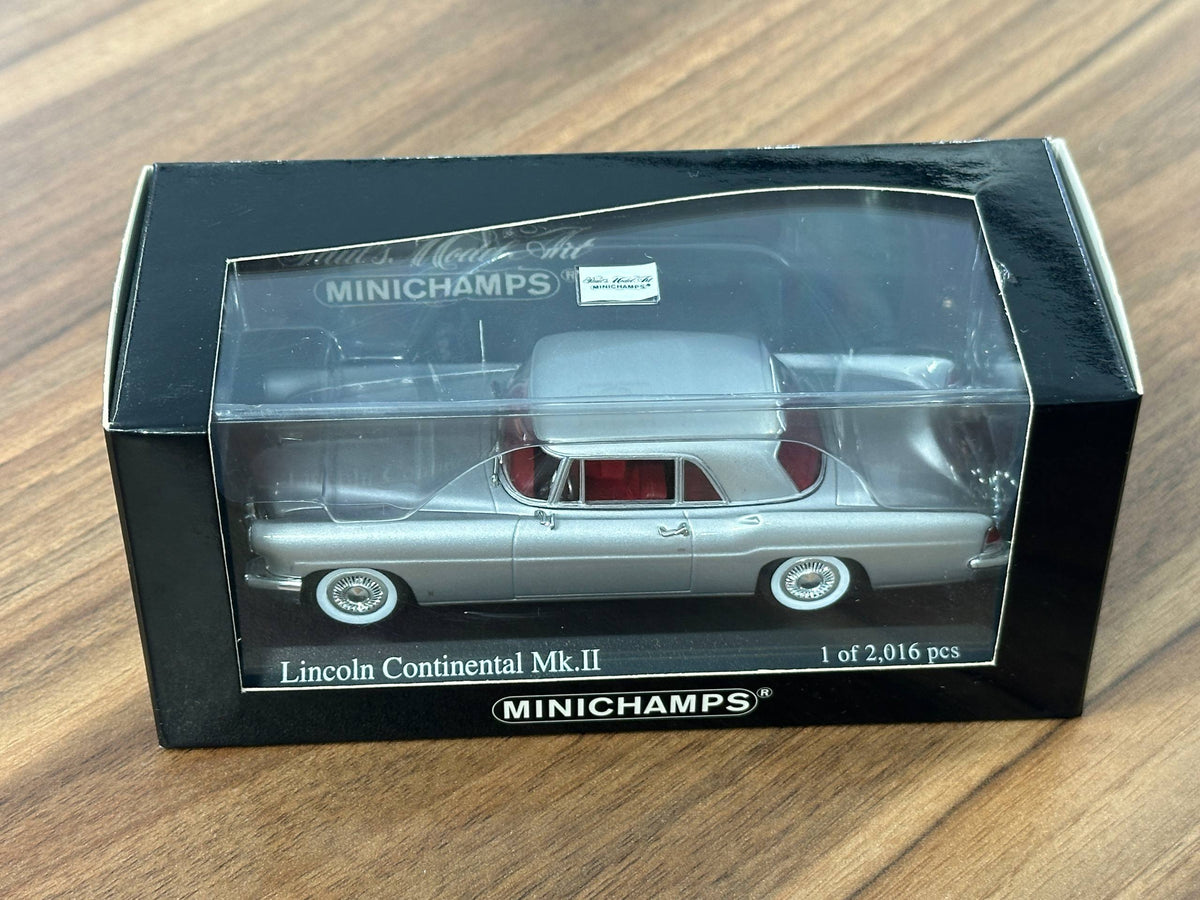 1/43 Diecast Model Minichamps Lincoln Continental MK II 1956 in Silver