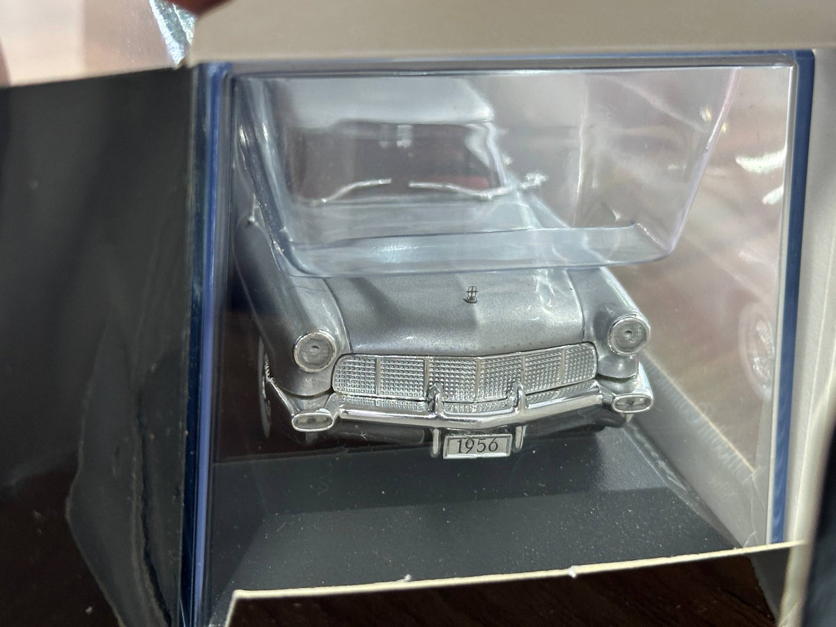 1/43 Diecast Model Minichamps Lincoln Continental MK II 1956 in Silver