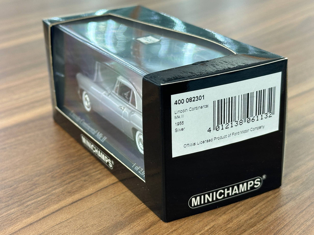 1/43 Diecast Model Minichamps Lincoln Continental MK II 1956 in Silver