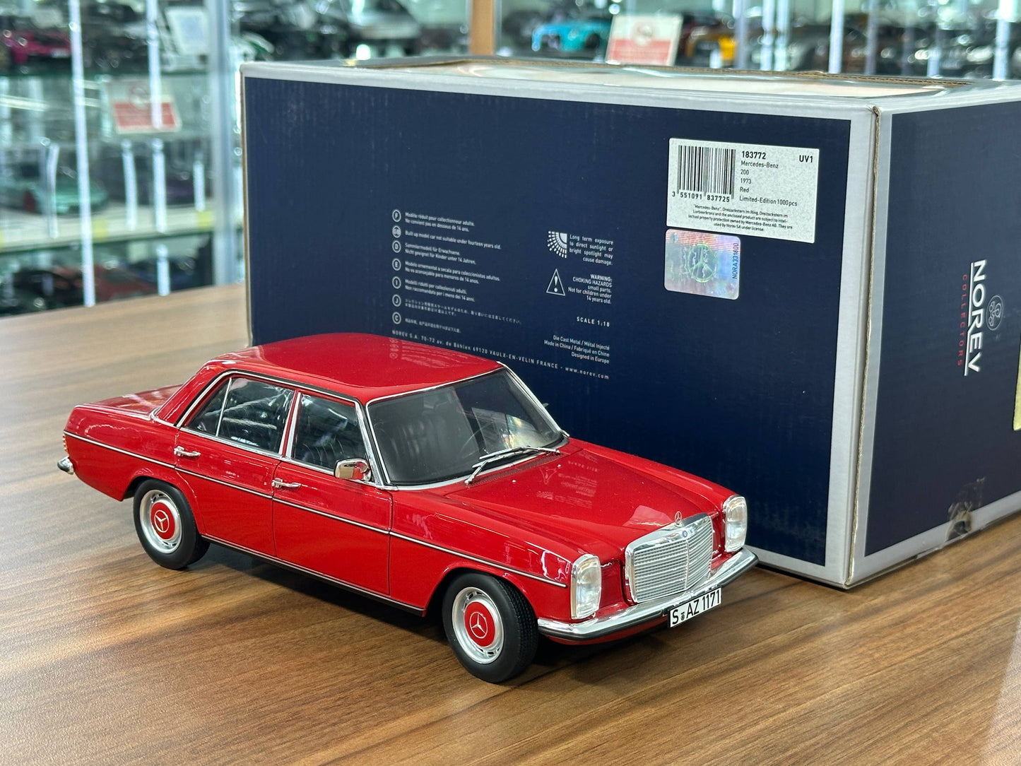 Norev Dealer Edition Mercedes-Benz 200 (W115) E-Class 1973 – Red – 1:18 Diecast Model (Full Opening)