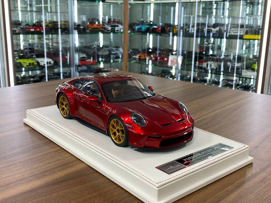 Porsche 911 S/T (992) 1:18 resin model in Red with Gold rims – limited edition sealed-body collectible available in Dubai