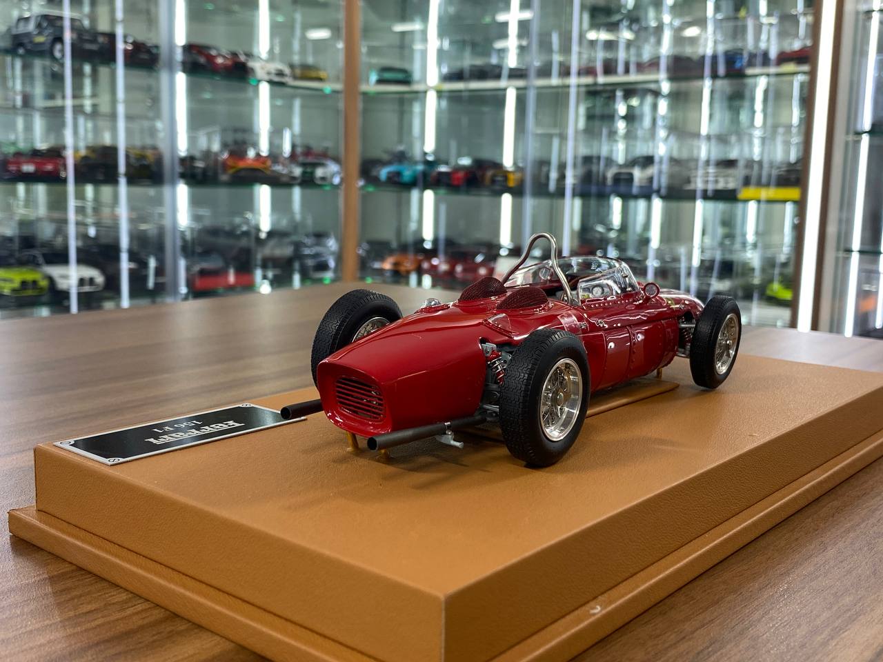 1/18 CMC Models Ferrari Dino 156 F1 (Sharknose), 1961 Red Limited