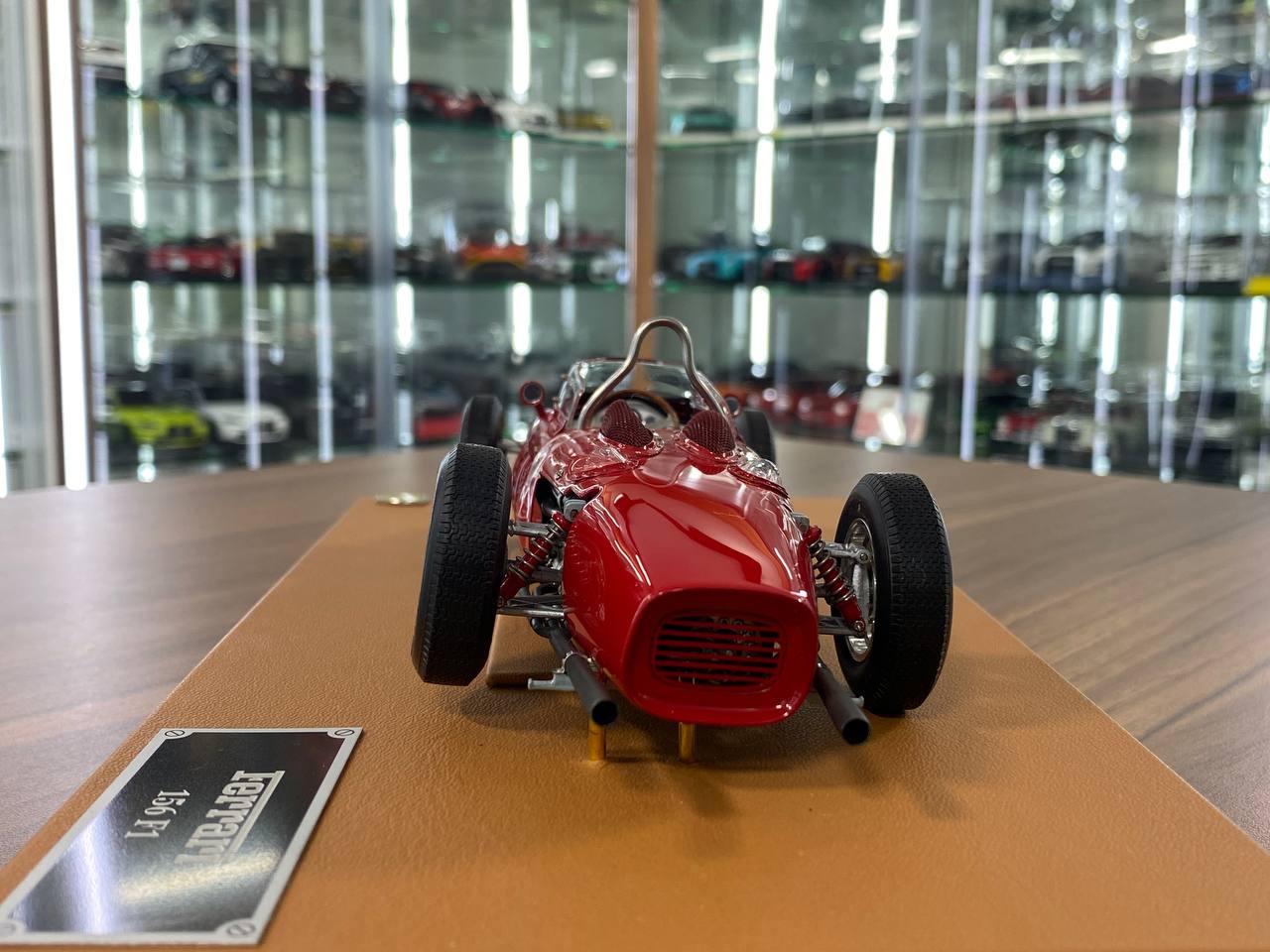 1/18 Resin CMC Models Ferrari Dino 156 F1 (Sharknose), 1961 Red Limited Edition