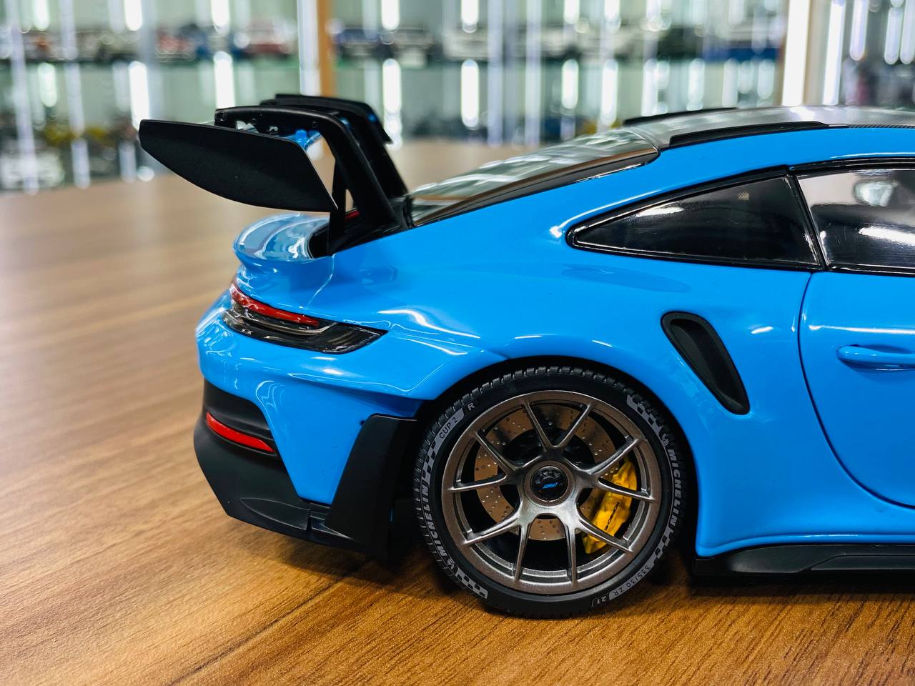 1/18 Diecast Full Opening - Minichamps Porsche 911 GT3 RS 2024 (Blue)