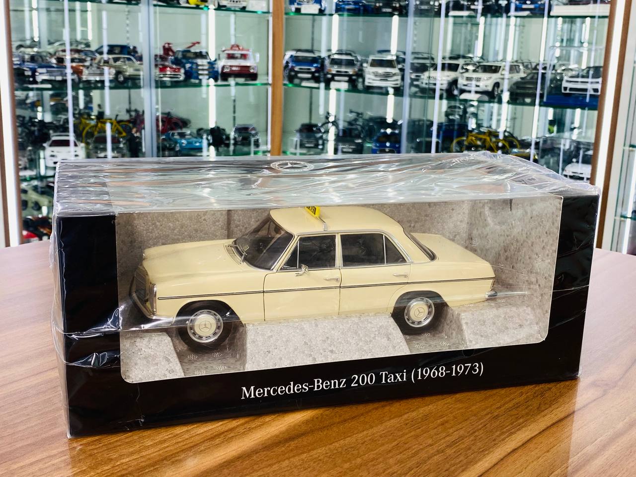 1/18 Diecast Mercedes-Benz 200 Taxi Beige Norev Scale Model Car