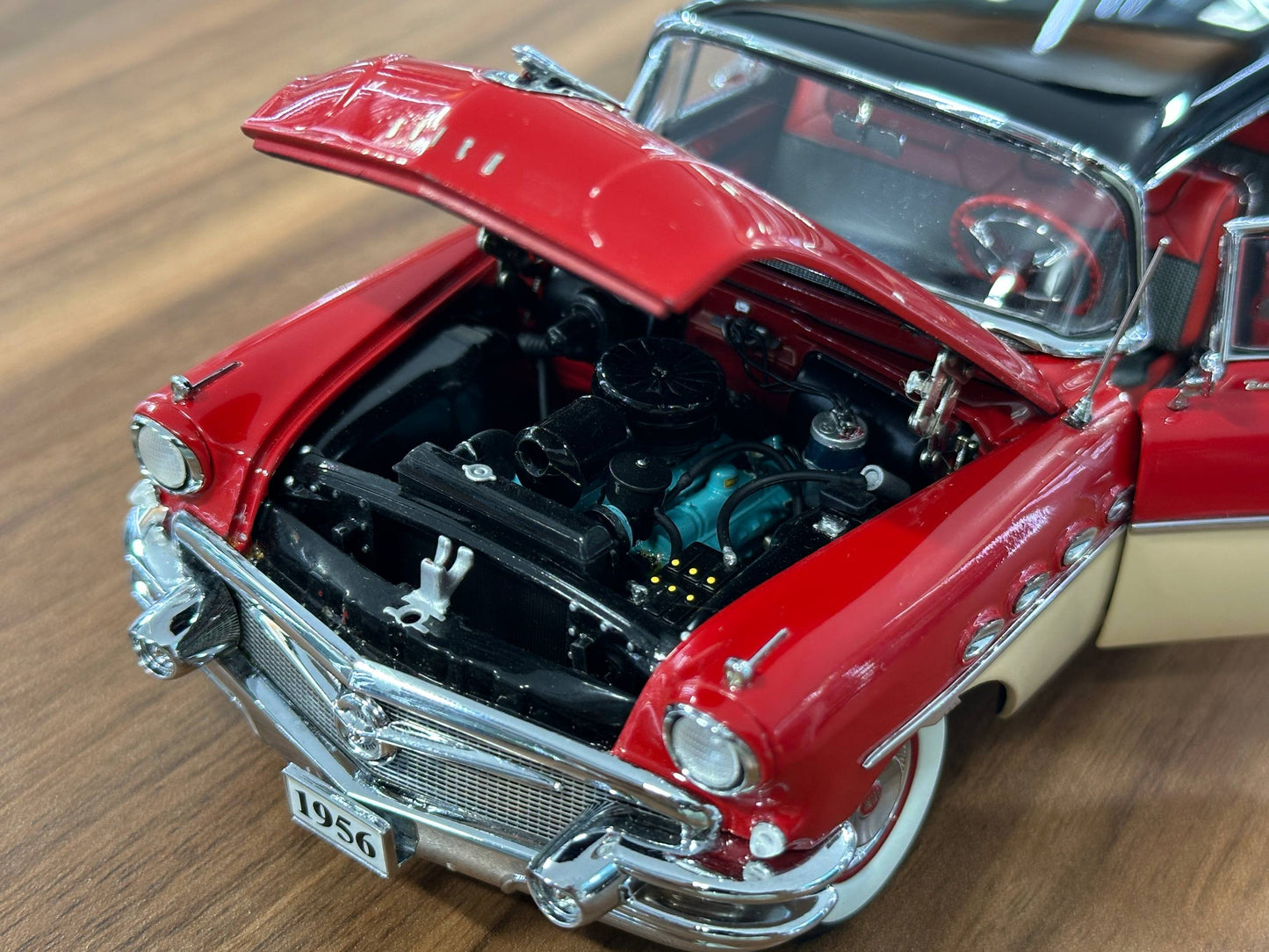 1/24 Diecast Buick Roadmaster 4-Door Riviera 1956 Red – Danbury Mint Limited Edition